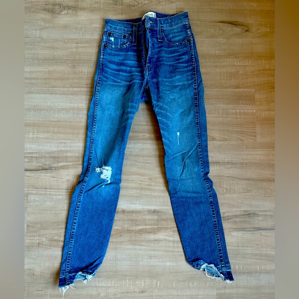 Madewell 10” high rise skinny blue jeans with distressed details size 24